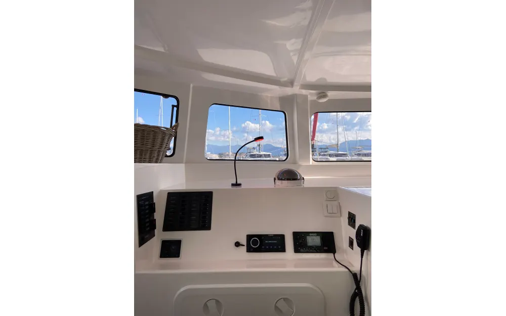 slider 23 Neel Trimarans Neel 43 - null