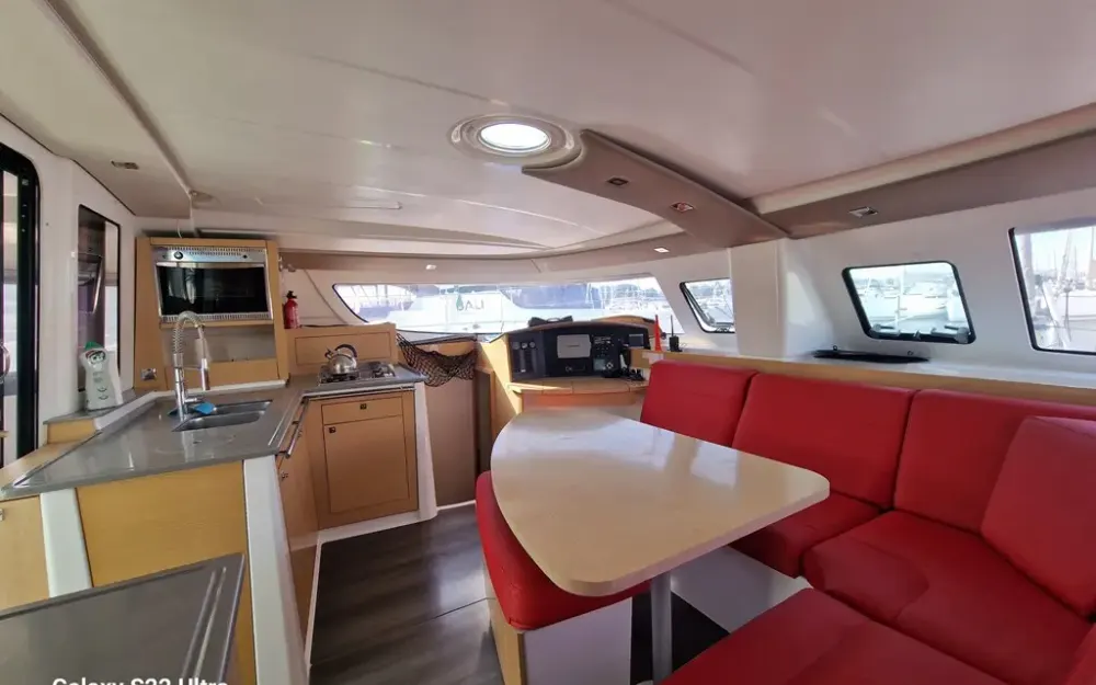 slider 13 Fountaine Pajot Lipari 41