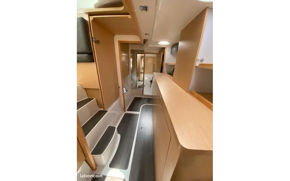 slider 16 Fountaine Pajot Lipari 41