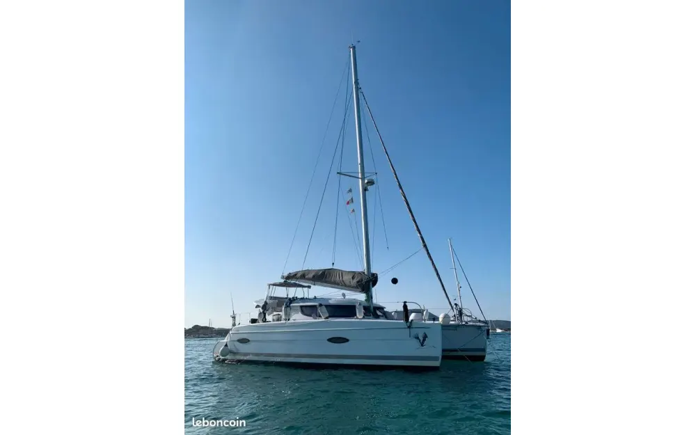 slider 1 Fountaine Pajot Lipari 41