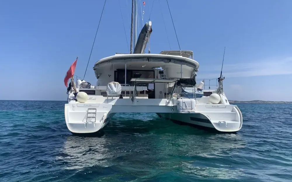 slider 2 Fountaine Pajot Lipari 41