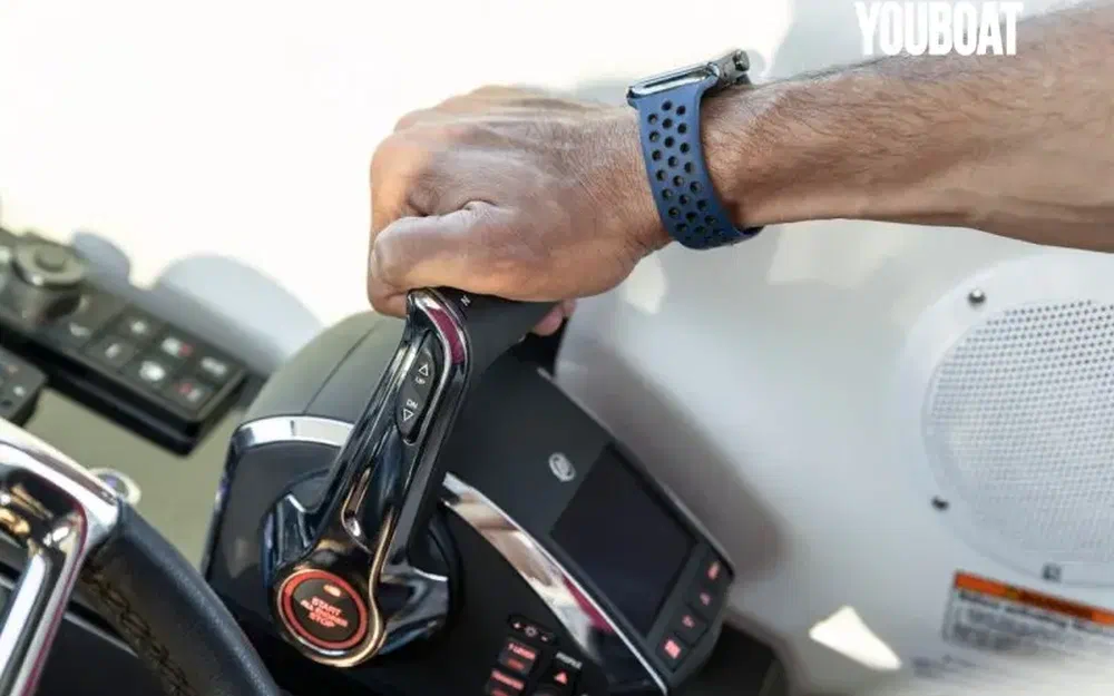 slider 3 Verado 600 CV V12 EFI