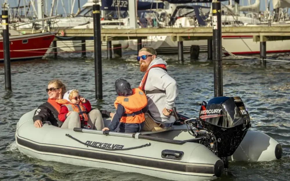 slider 1 Fourstroke 15 CV EFI