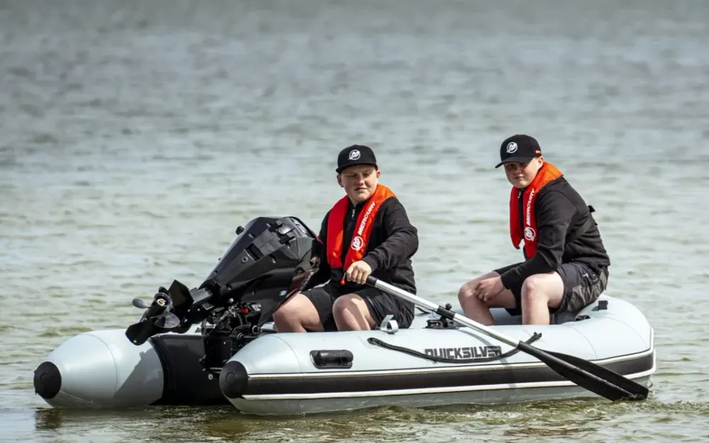 slider 2 Fourstroke 15 CV EFI