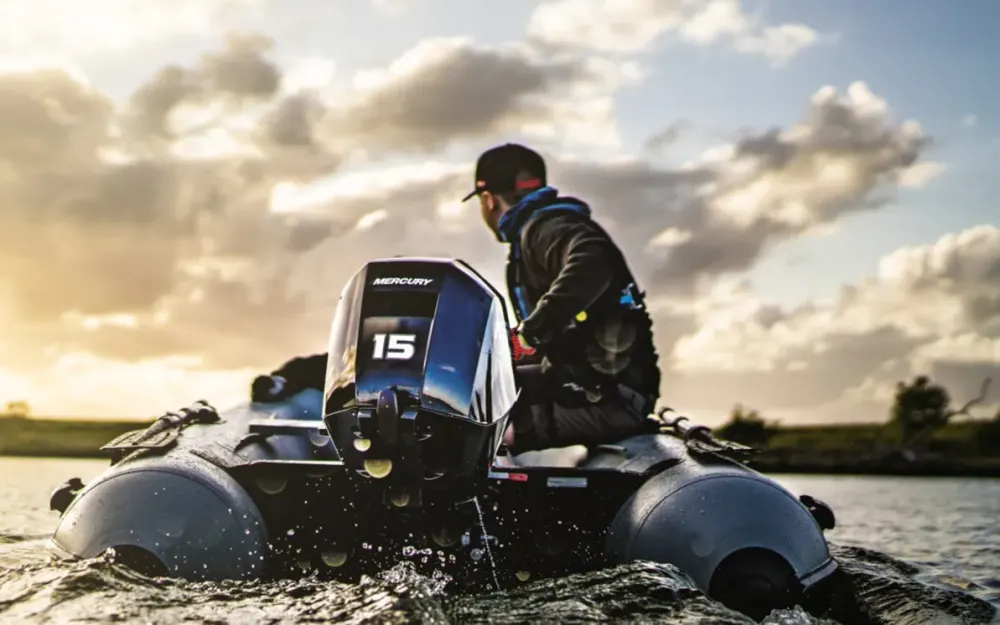 slider 0 Fourstroke 15 CV EFI