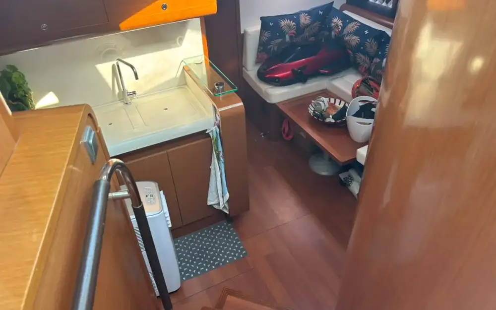 slider 10 Beneteau Monte Carlo 42
