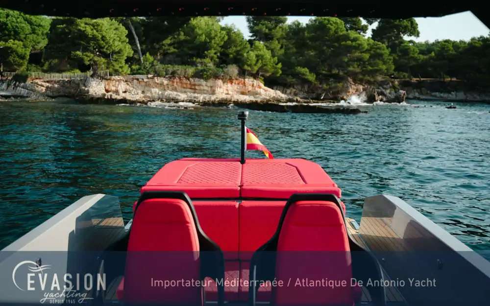 slider 6 De Antonio Yachts D23 Open