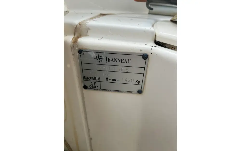 slider 14 Jeanneau Leader 805