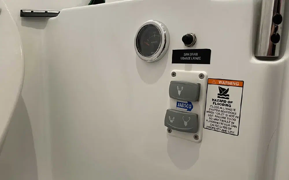 slider 20 Beneteau Antares 36