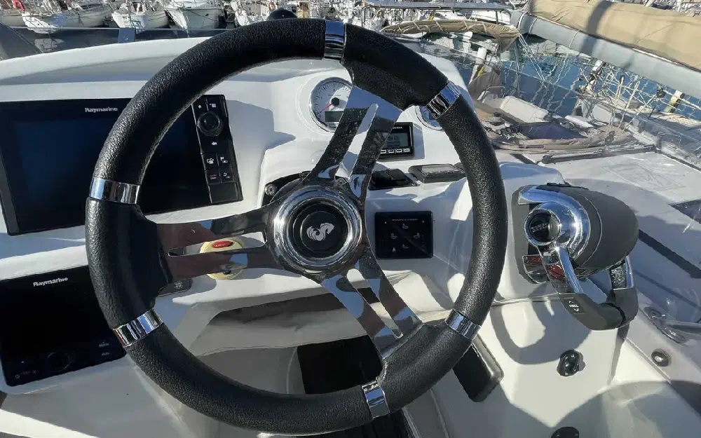 slider 29 Beneteau Antares 36