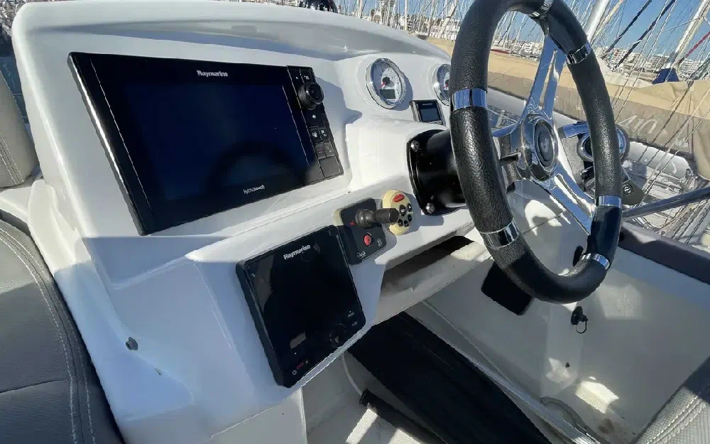 slider 30 Beneteau Antares 36