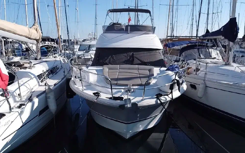 slider 35 Beneteau Antares 36