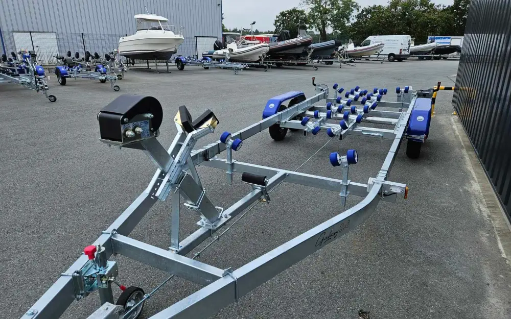 slider 4 Remorque porte bateau SUN WAY Galaxy GD12 PTAC 2400 Kg 