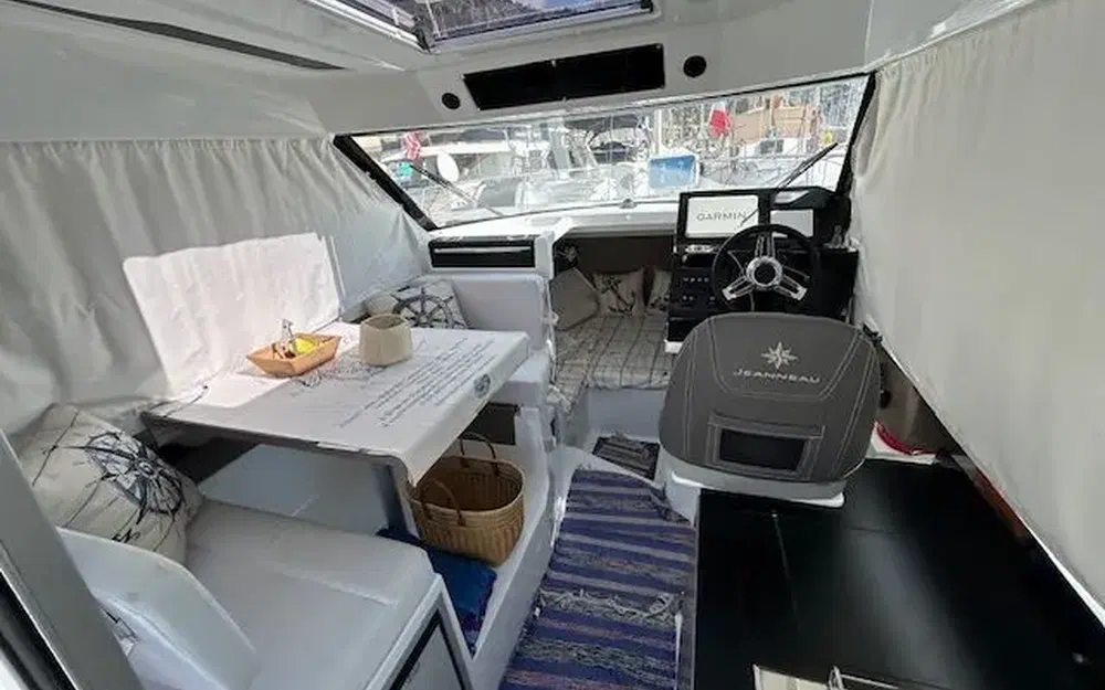 slider 11 Jeanneau Merry Fisher 795