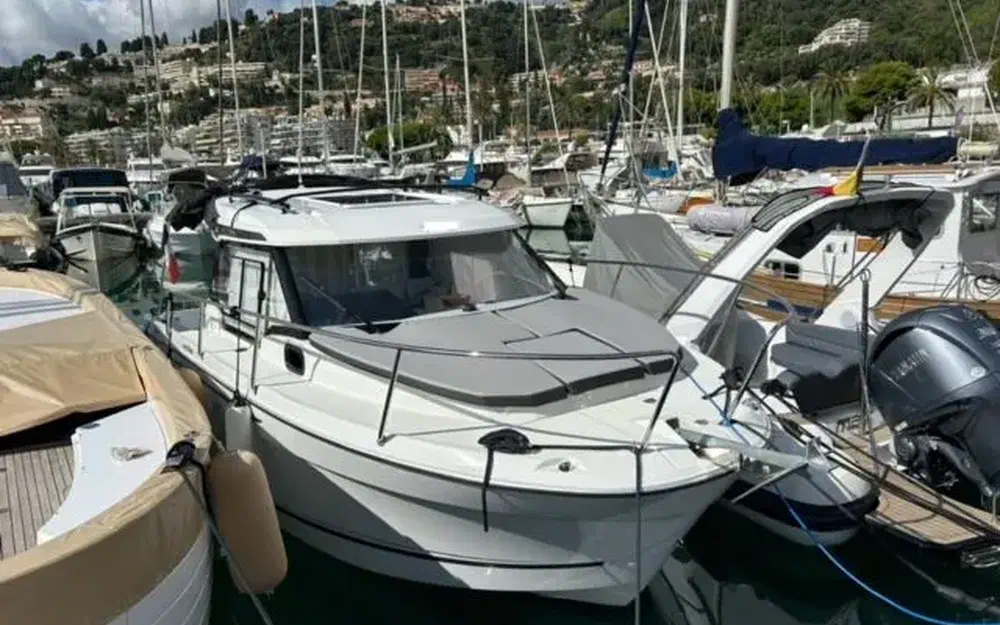 slider 2 Jeanneau Merry Fisher 795