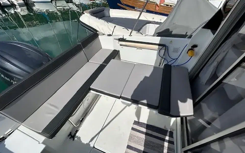 slider 4 Jeanneau Merry Fisher 795