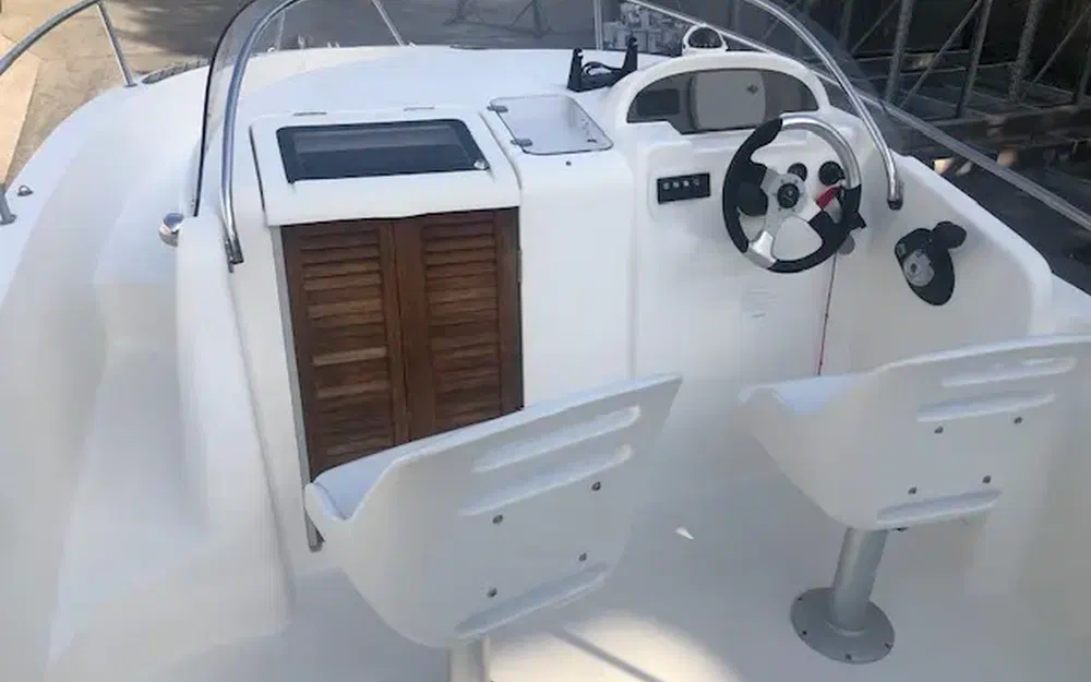 slider 1 Jeanneau Cap Camarat 625