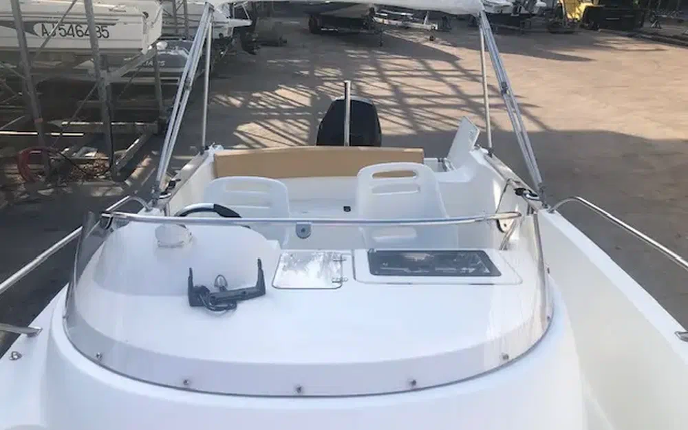 slider 2 Jeanneau Cap Camarat 625