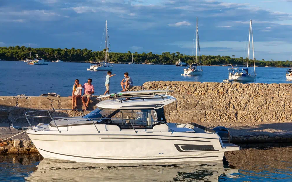 slider 0 Jeanneau Merry Fisher 795