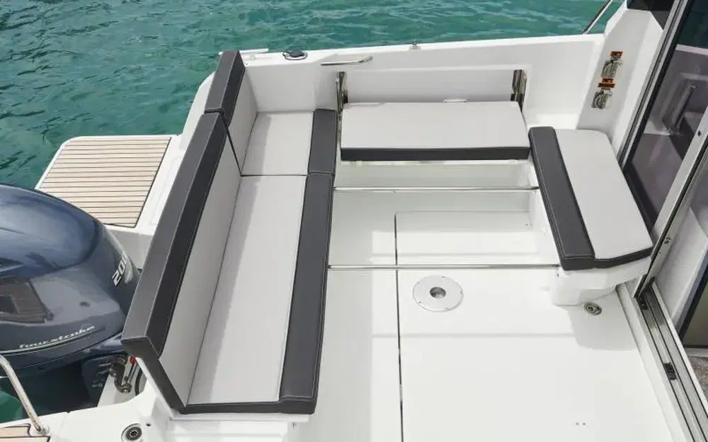 slider 4 Jeanneau Merry Fisher 795