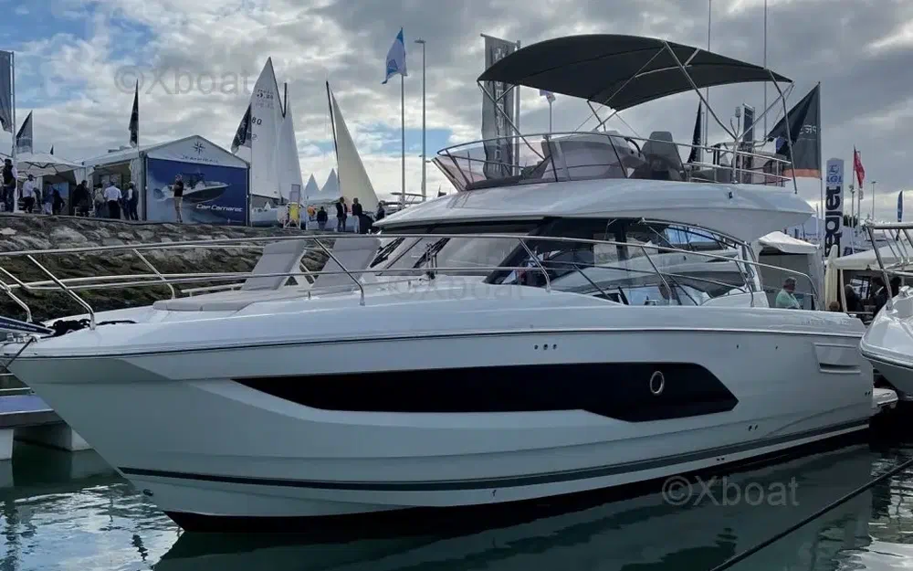 slider 0 Prestige Yachts 420 Fly