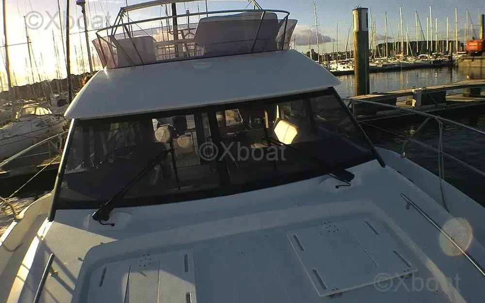 slider 6 Prestige Yachts 420 Fly