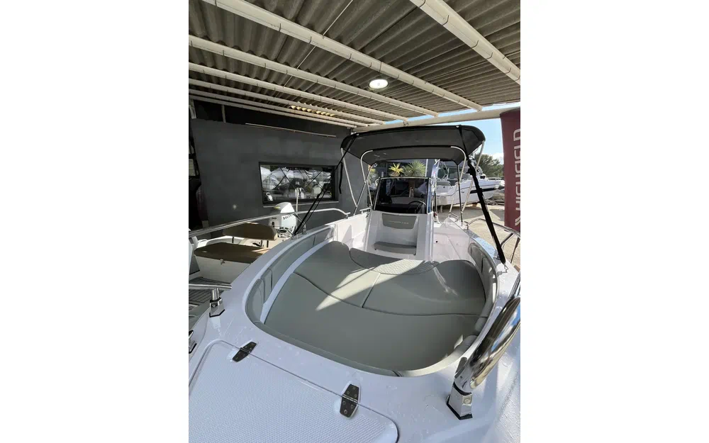 slider 11 Ranieri Voyager 19 S