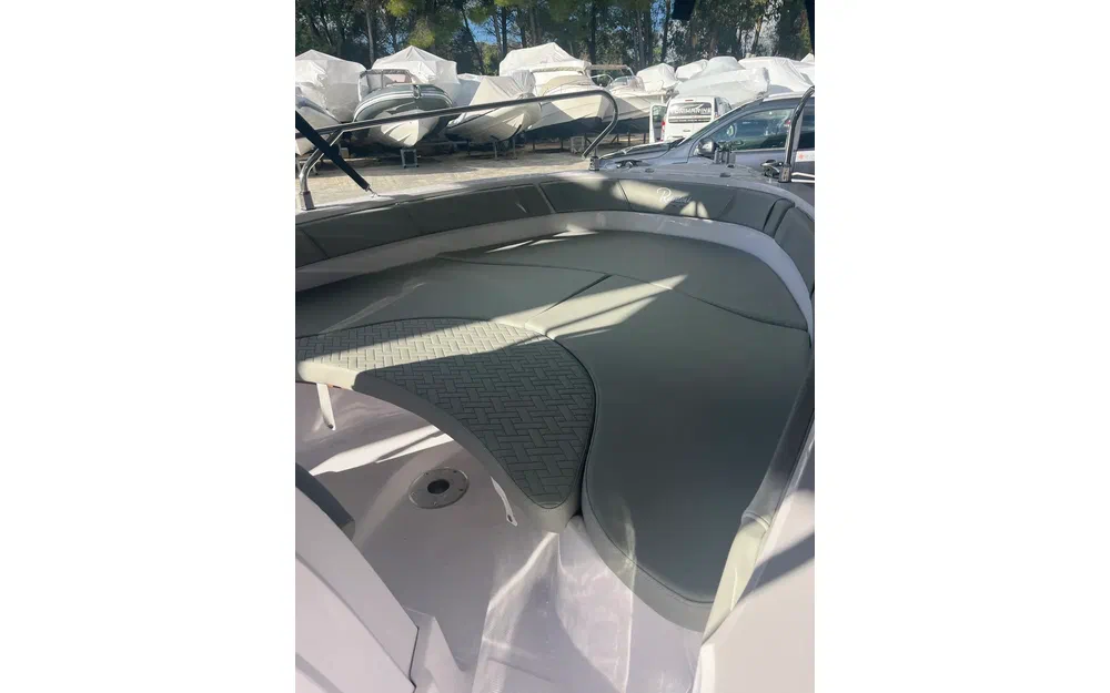 slider 4 Ranieri Voyager 19 S