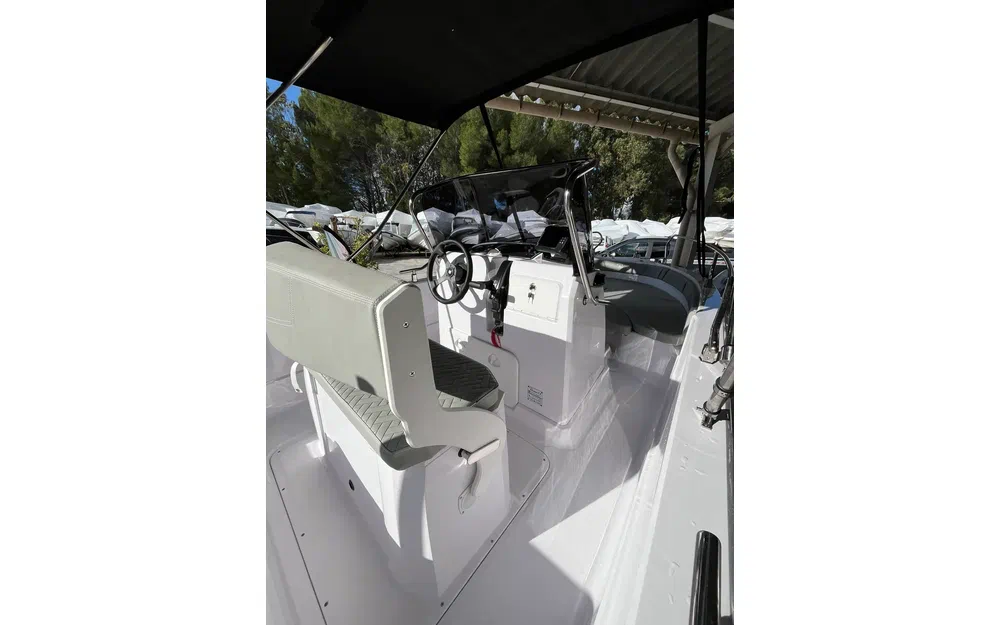 slider 6 Ranieri Voyager 19 S