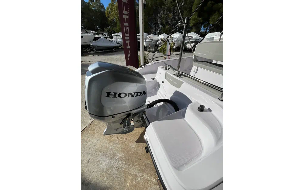 slider 9 Ranieri Voyager 19 S