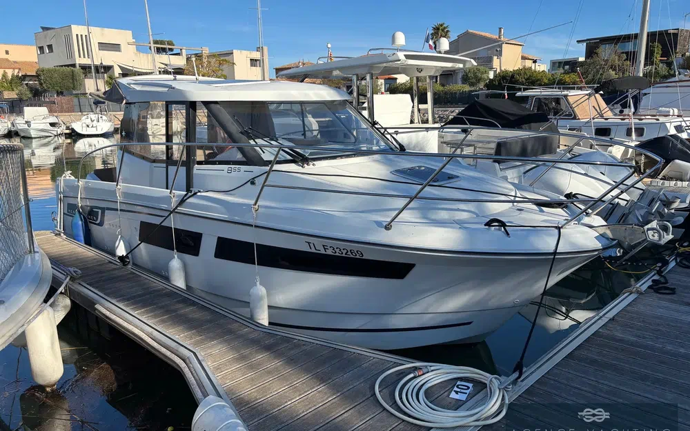 slider 0 Jeanneau Merry Fisher 855