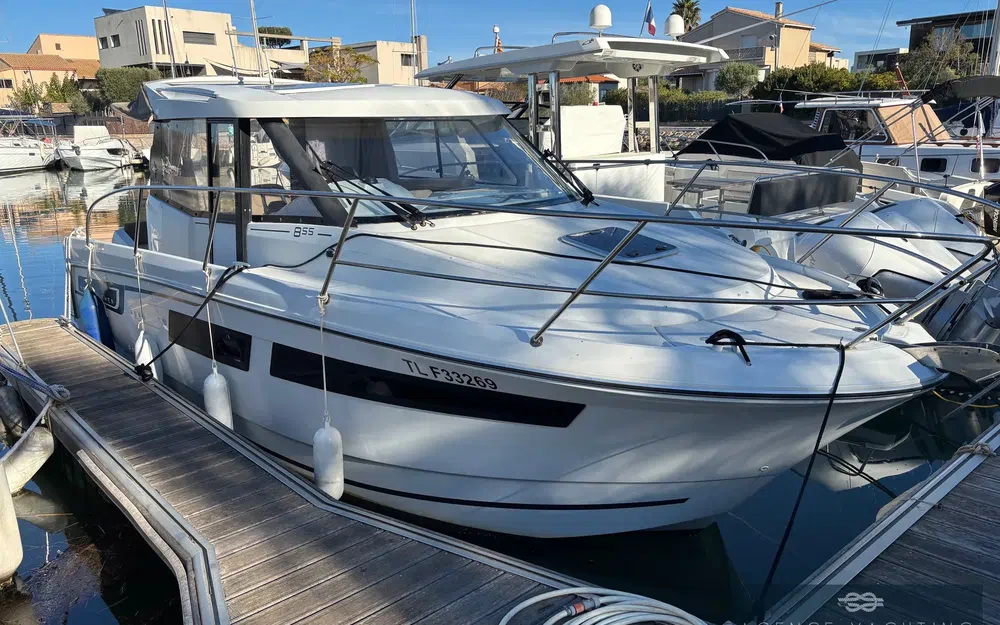 slider 1 Jeanneau Merry Fisher 855