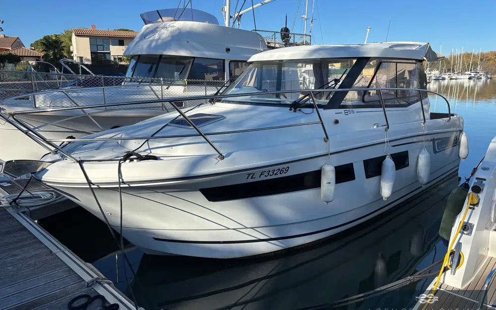 slider 2 Jeanneau Merry Fisher 855