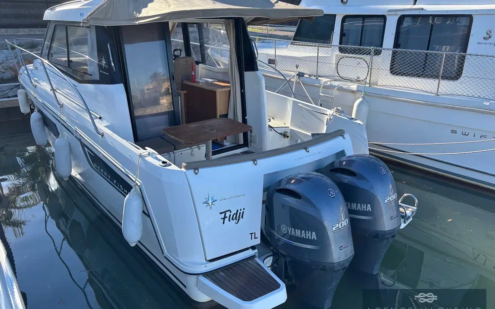 slider 3 Jeanneau Merry Fisher 855
