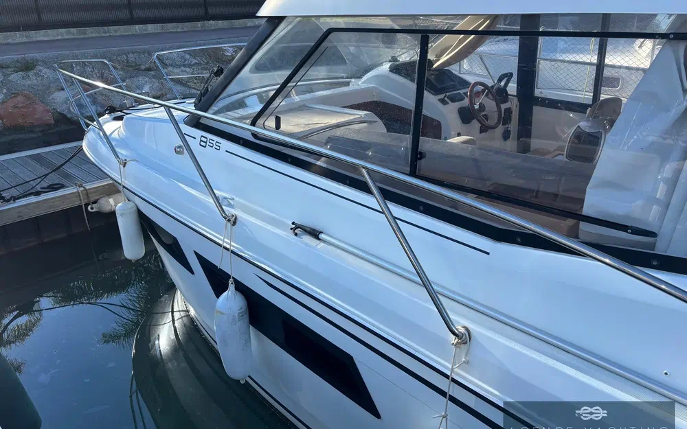 slider 4 Jeanneau Merry Fisher 855