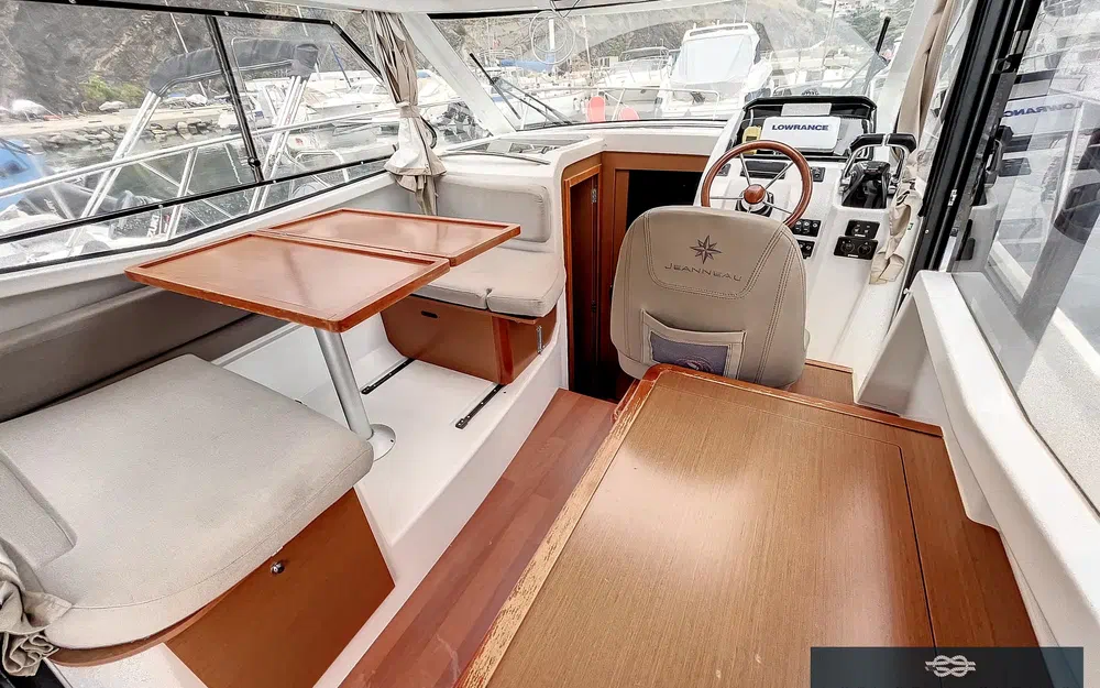 slider 8 Jeanneau Merry Fisher 855