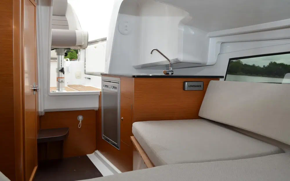 slider 1 Jeanneau Cap Camarat 7.5 WA