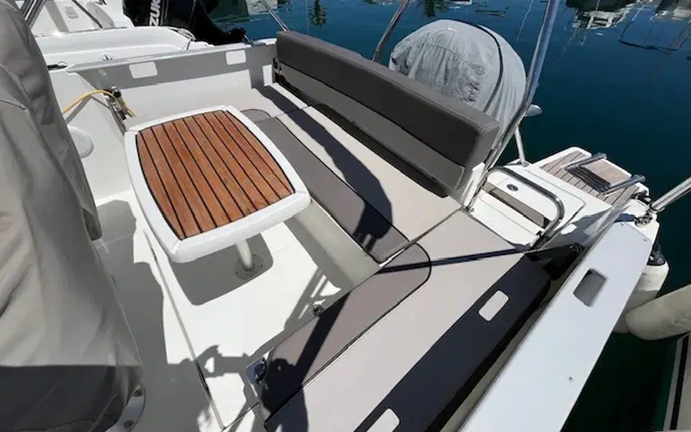 slider 4 Jeanneau Cap Camarat 7.5 WA