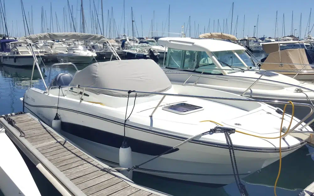 slider 8 Jeanneau Cap Camarat 7.5 WA