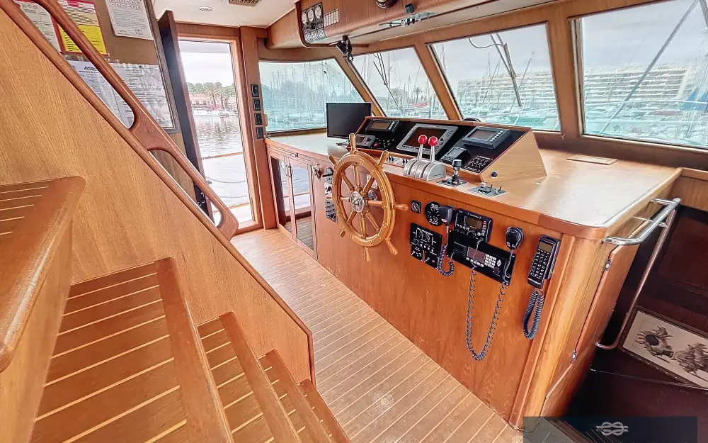 slider 19 Hatteras  85