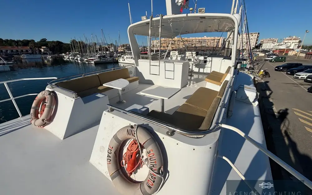 slider 57 Hatteras  85