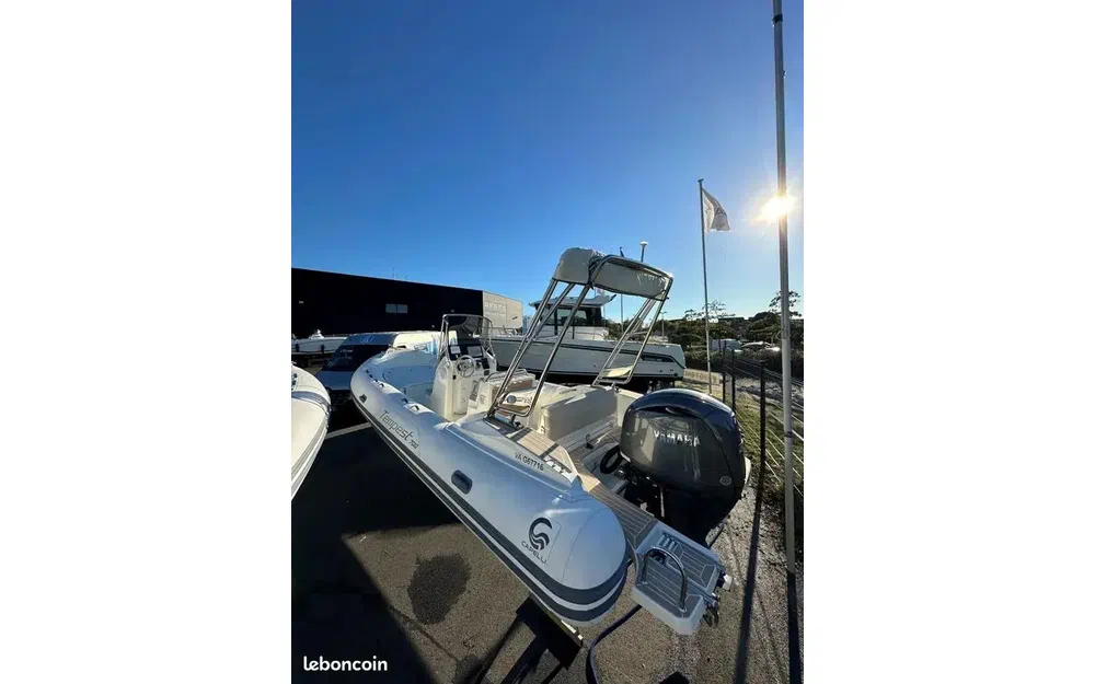 slider 2 Capelli Tempest 700