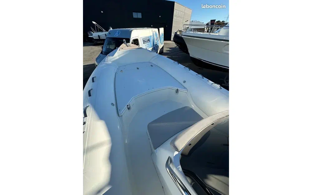 slider 1 Capelli Tempest 700