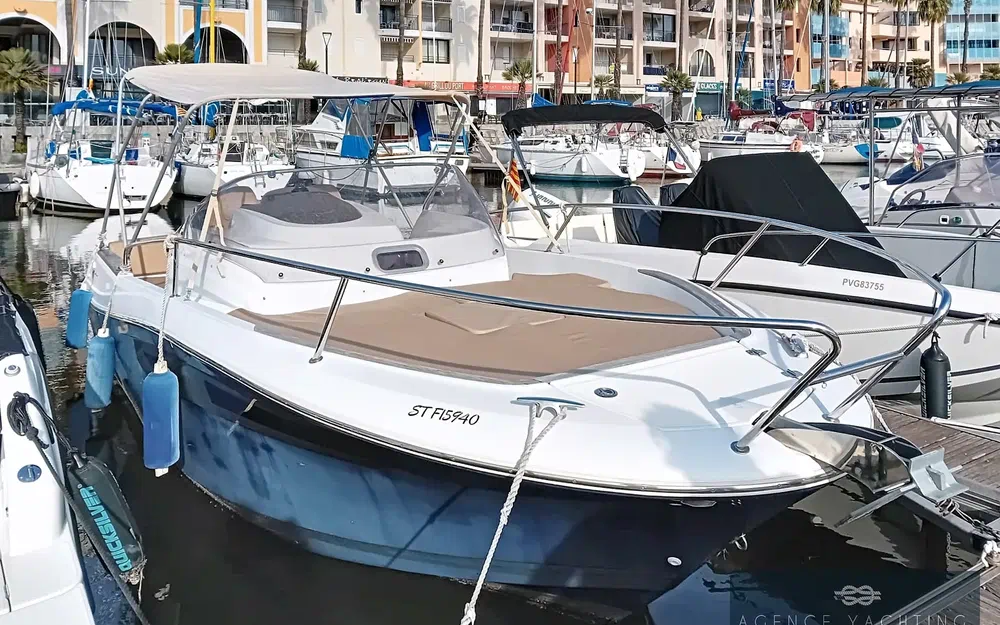 slider 2 Jeanneau Cap Camarat 7.5 WA