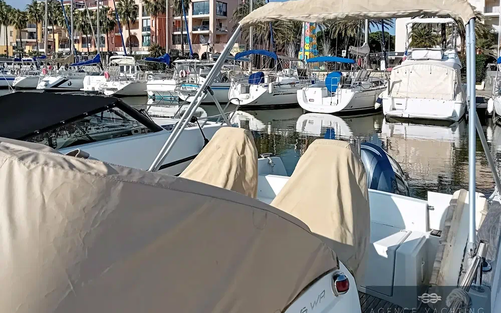 slider 4 Jeanneau Cap Camarat 7.5 WA