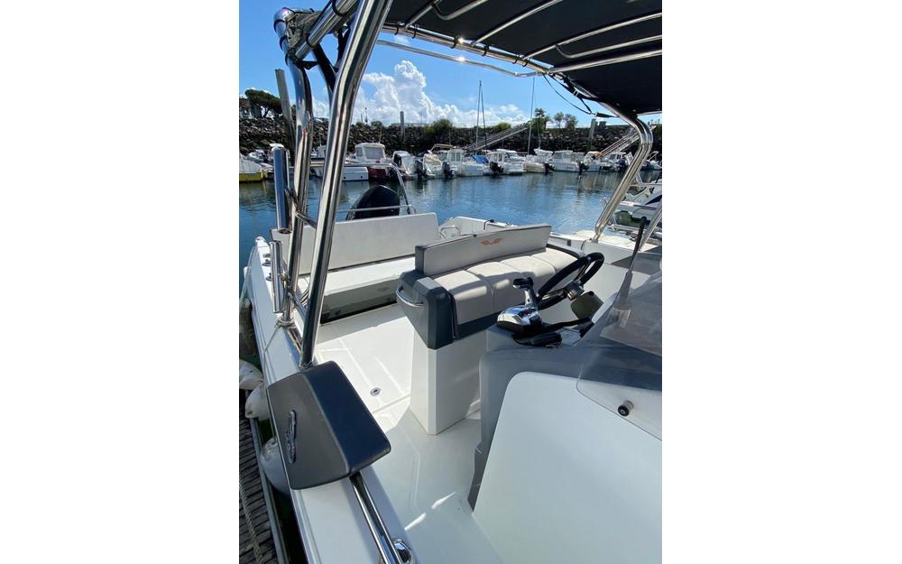 slider 10 Beneteau Flyer 7 SPACEdeck