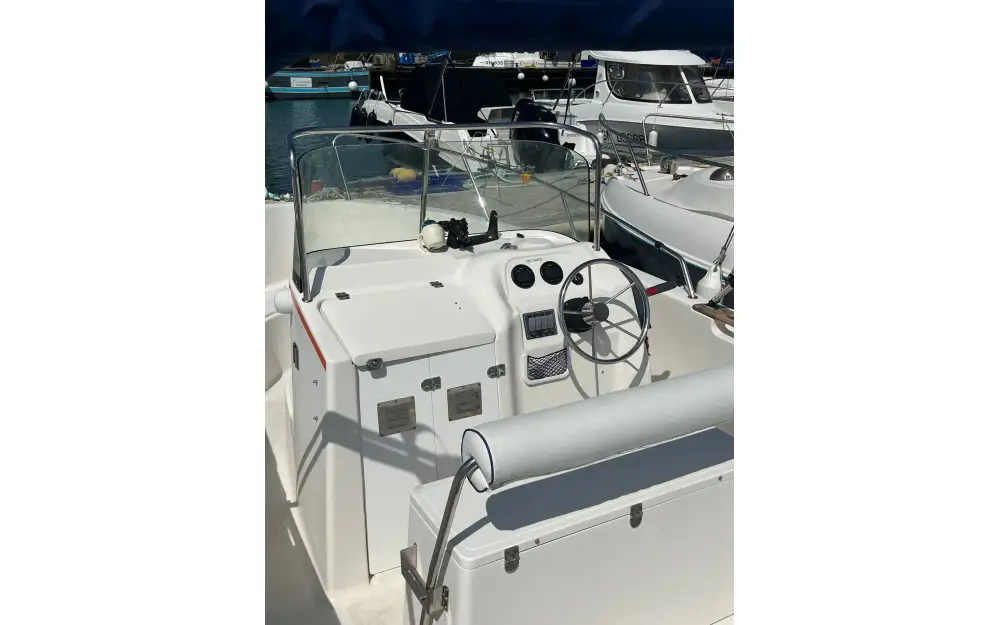 slider 7 Pacific Craft  550 Open