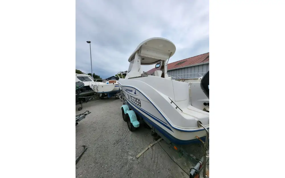 slider 4 Quicksilver  640 Pilothouse