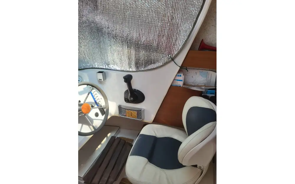slider 7 Quicksilver  640 Pilothouse
