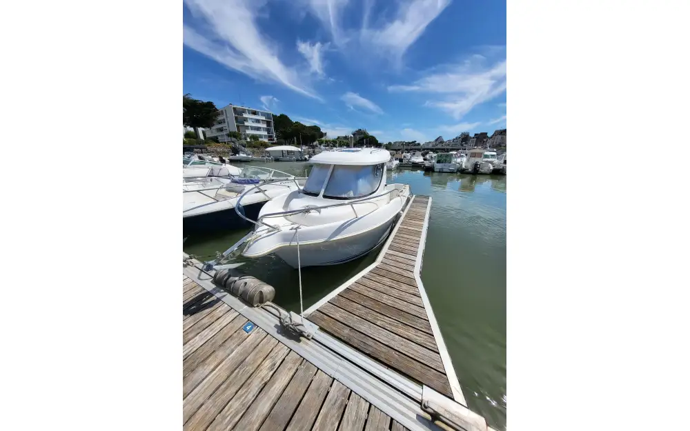 slider 0 Quicksilver  640 Pilothouse
